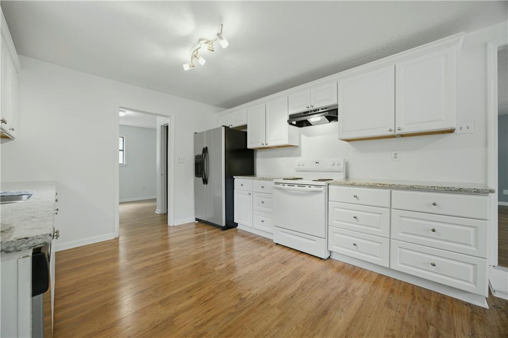 5232 Trudy Circle Property Photo 8