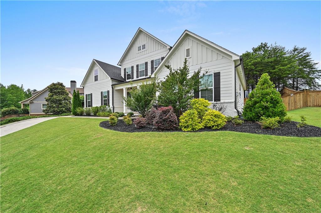 450 Parkbrook Way Property Photo 2