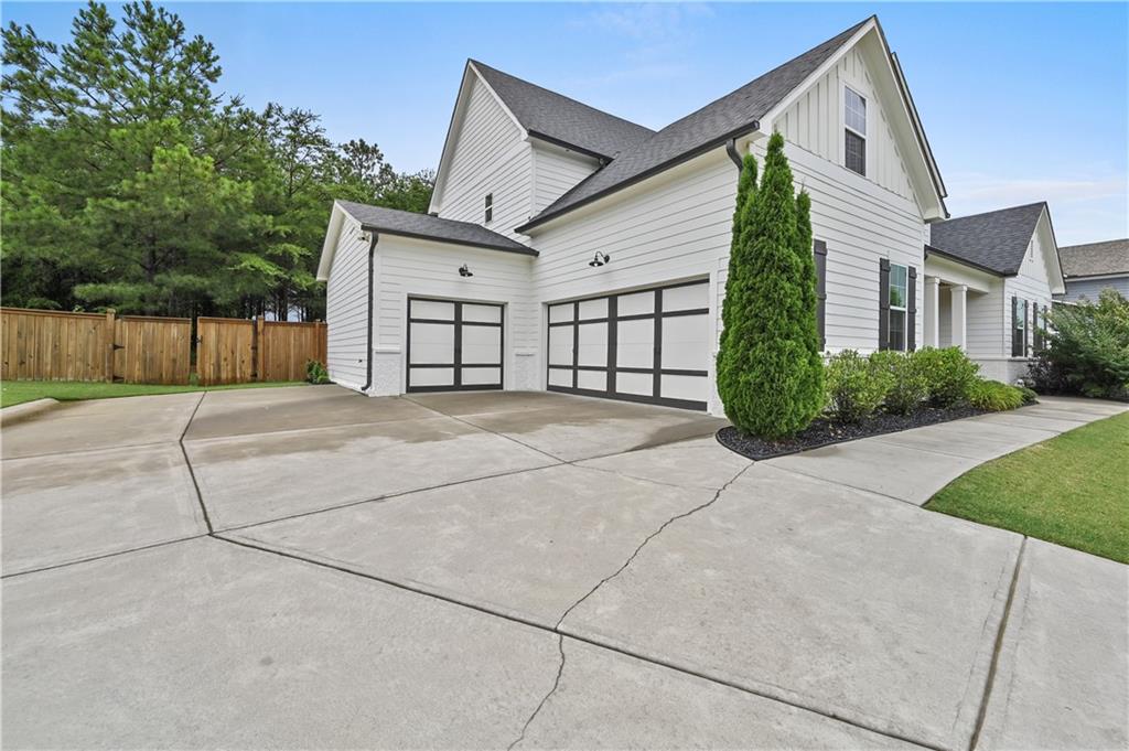 450 Parkbrook Way Property Photo 3