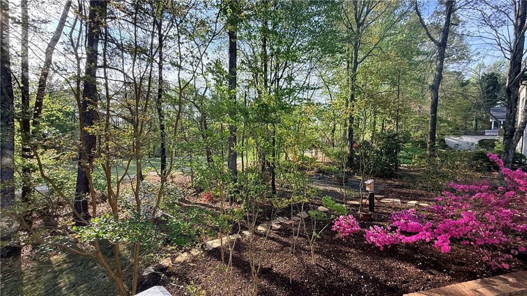 5570 Stoneleigh Drive Property Photo 22