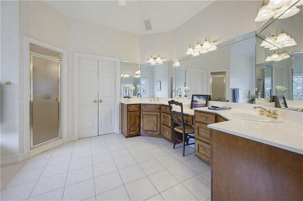 5570 Stoneleigh Drive Property Photo 29