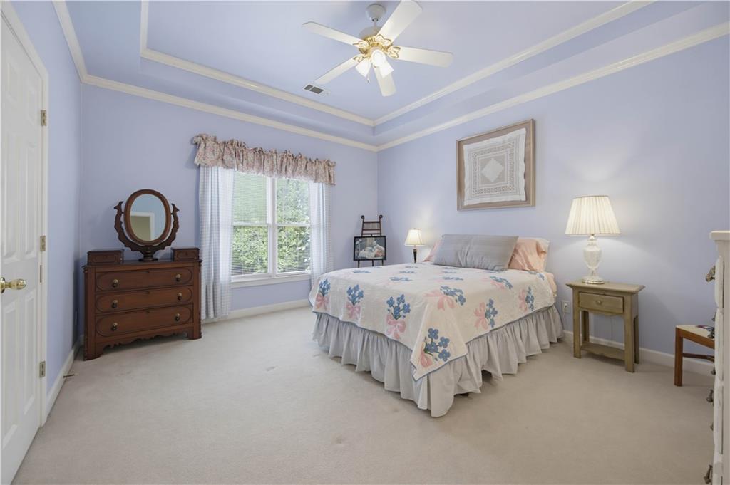 5570 Stoneleigh Drive Property Photo 33