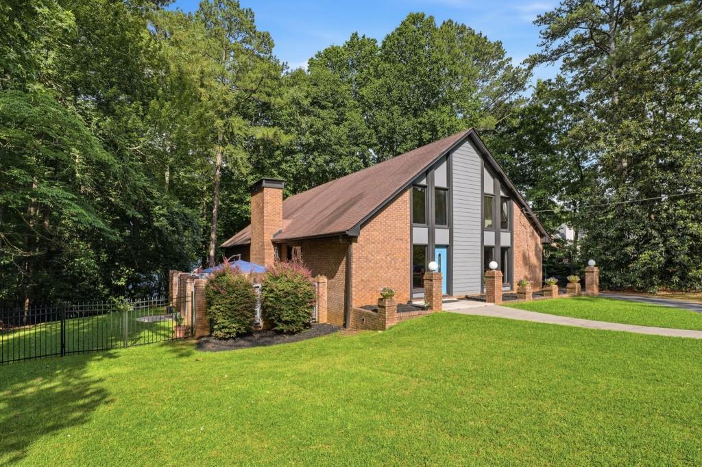 1605 Saint Tropez Way Property Photo 4