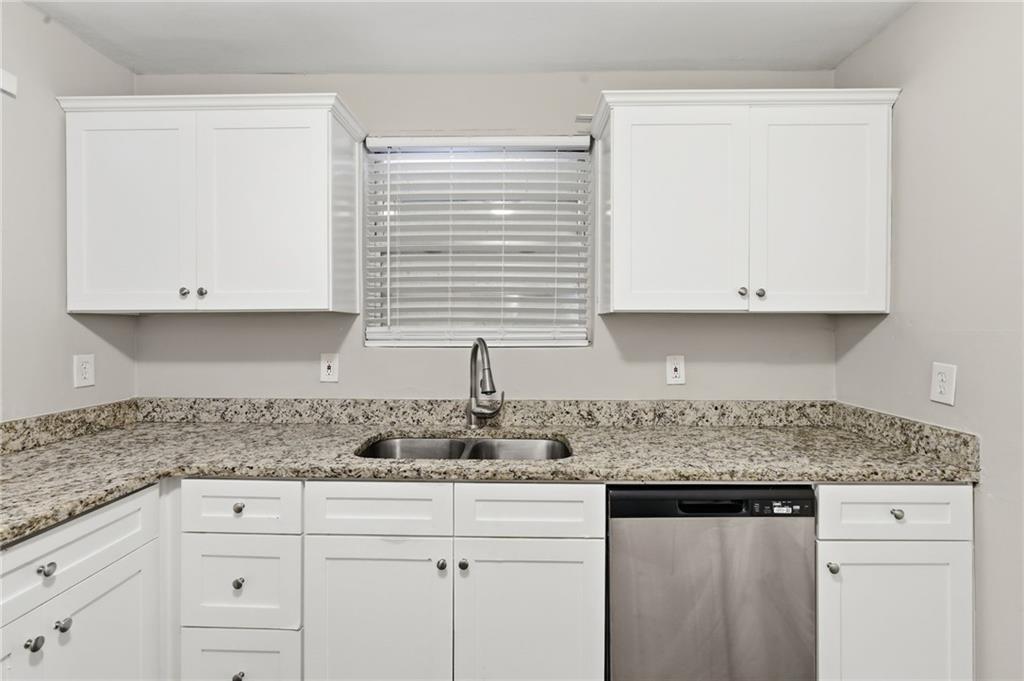 2096 Dellwood Place Property Photo 13
