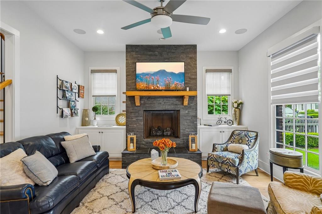 190 3rd Street Property Photo 3