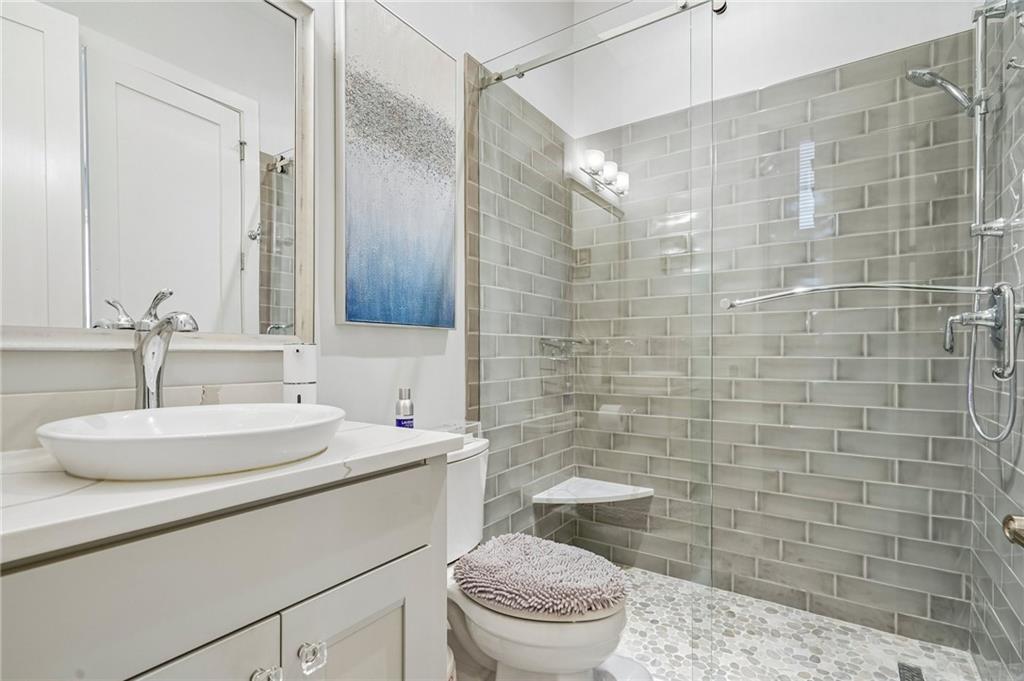 190 3rd Street Property Photo 11
