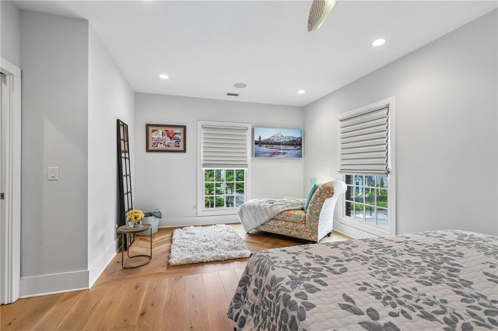 190 3rd Street Property Photo 18
