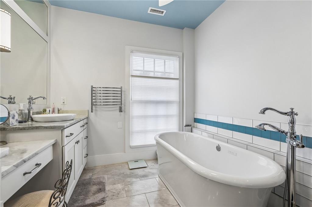 190 3rd Street Property Photo 21
