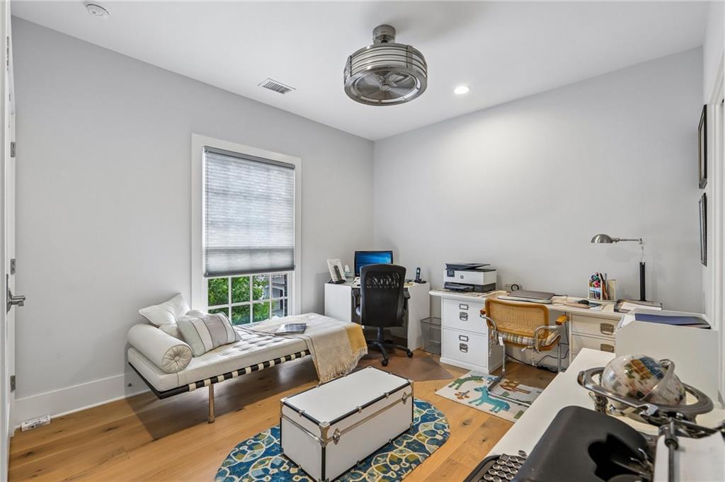 190 3rd Street Property Photo 24
