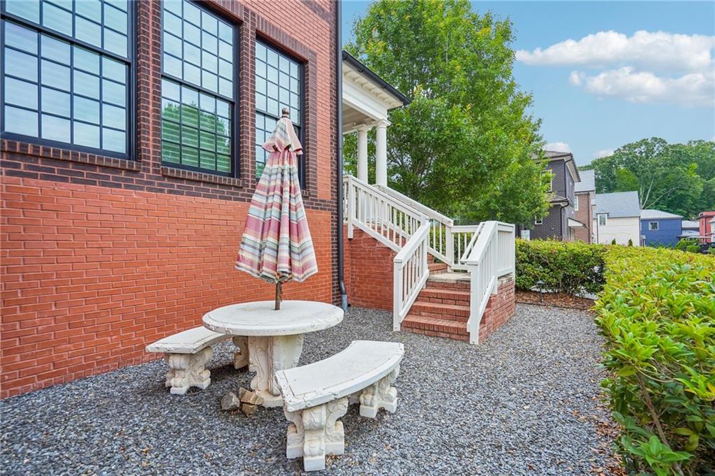 190 3rd Street Property Photo 30