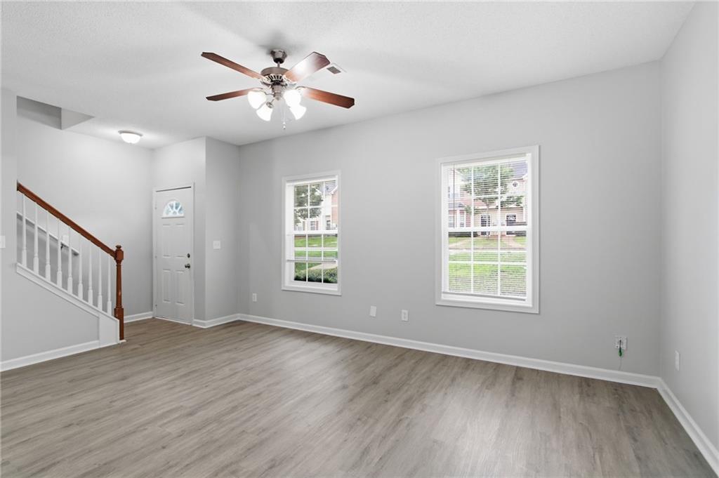 8642 Thomas Lane Property Photo 11
