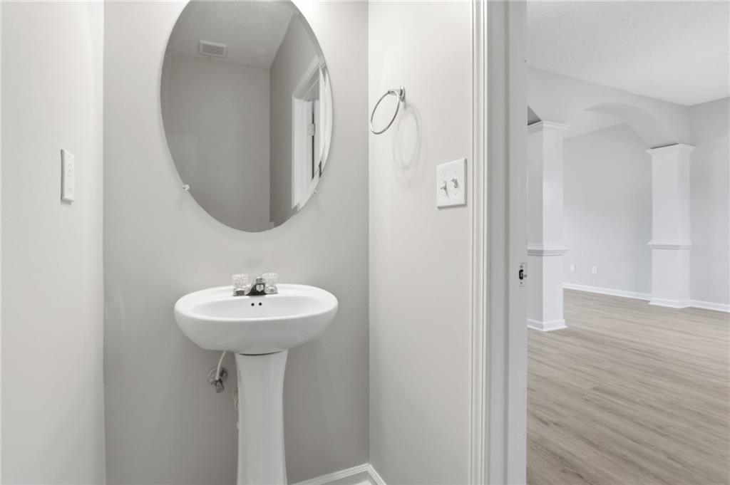 8642 Thomas Lane Property Photo 27