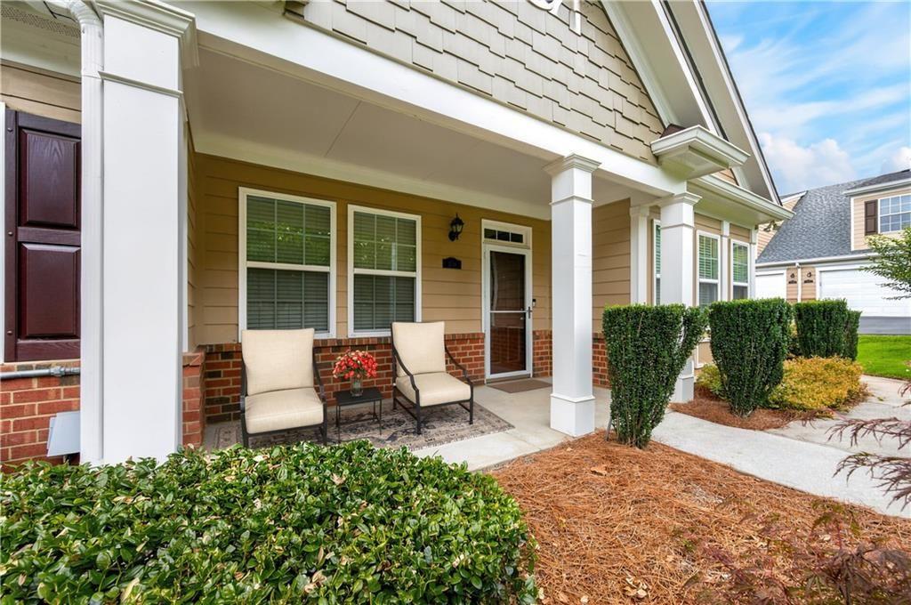 2711 Grapevine Circle Property Photo 3