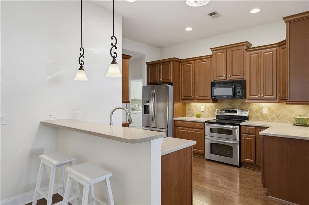 2711 Grapevine Circle Property Photo 5