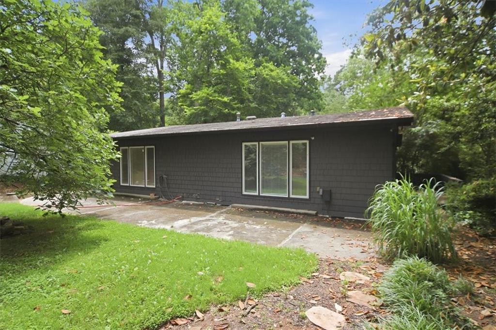 546 Allen Road NE Unit B Property Photo 1