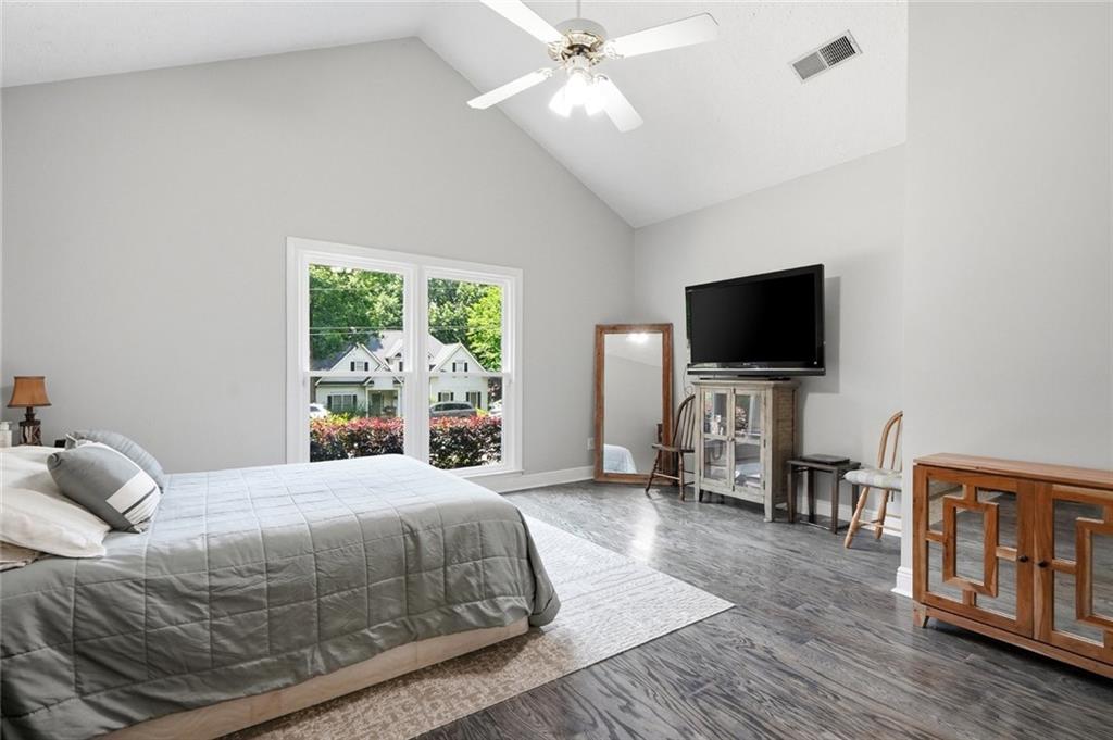 5804 County Court Property Photo 17