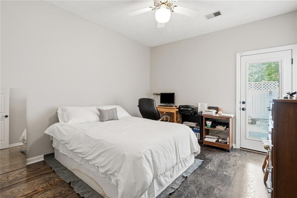 5804 County Court Property Photo 24