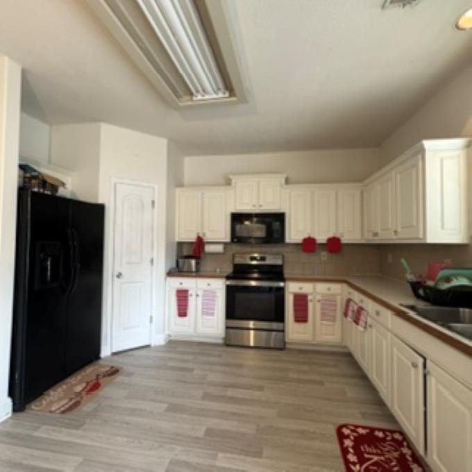 1361 Yorkshire Drive Property Photo 10