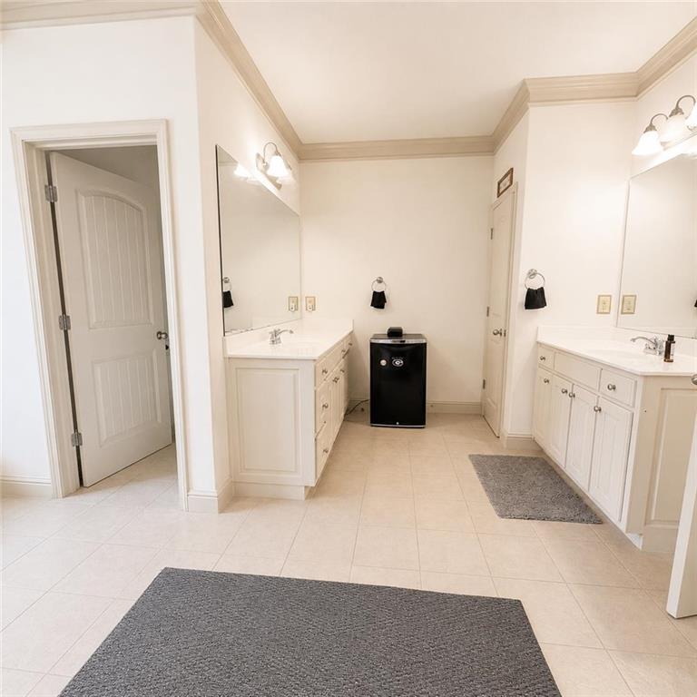 1361 Yorkshire Drive Property Photo 20