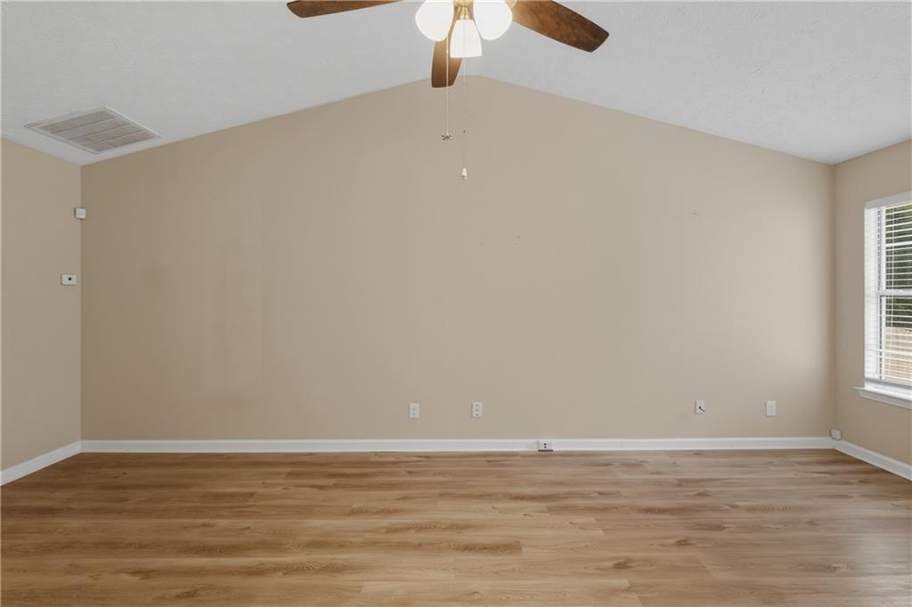 1014 Maple Leaf Ridge Property Photo 13