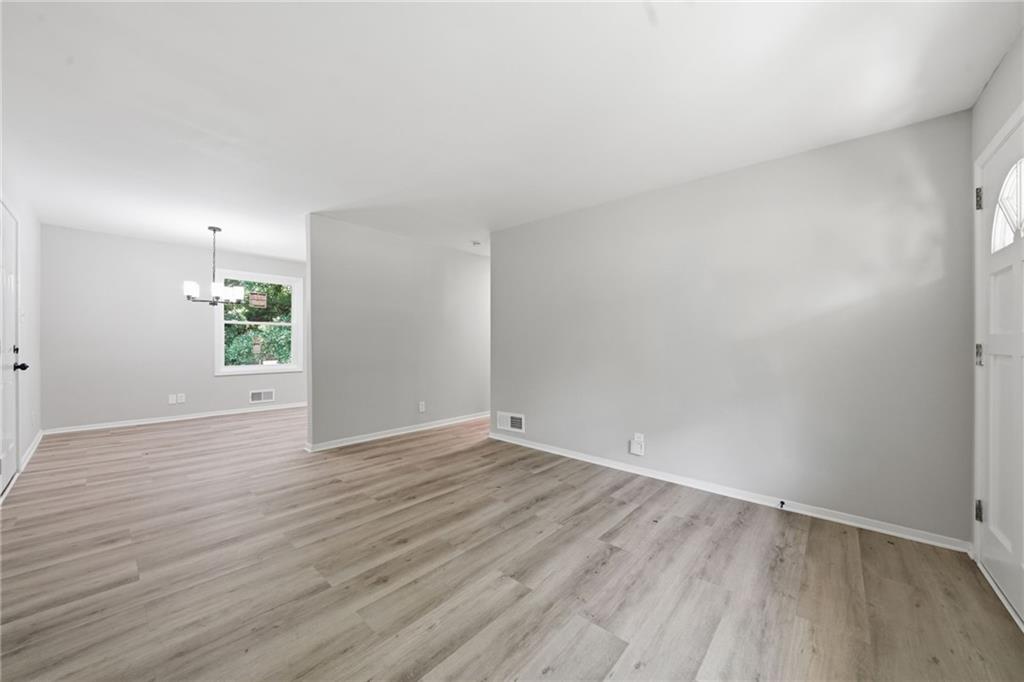 4913 Bartlett Road Property Photo 6