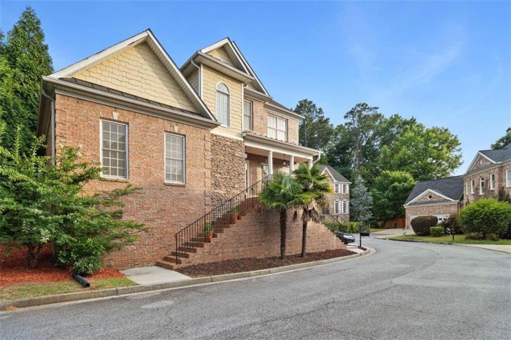 1711 Summit Glen Lane