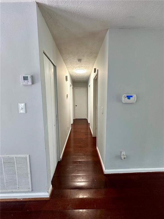 824 Greenhedge Drive Property Photo 11