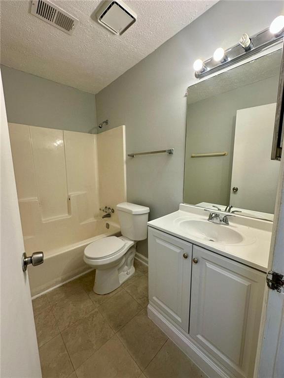 824 Greenhedge Drive Property Photo 12