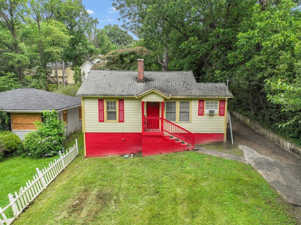 1411 Lavender Drive NW Property Photo 1