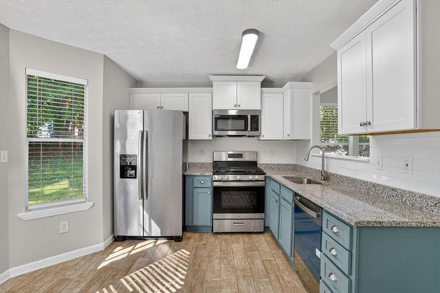 5515 Forest Downs Circle Property Photo 4