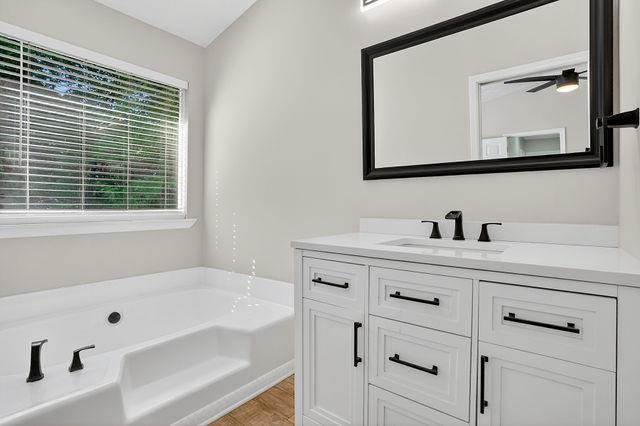 5515 Forest Downs Circle Property Photo 8