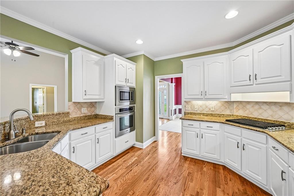 3923 Springtree Lane Property Photo 20