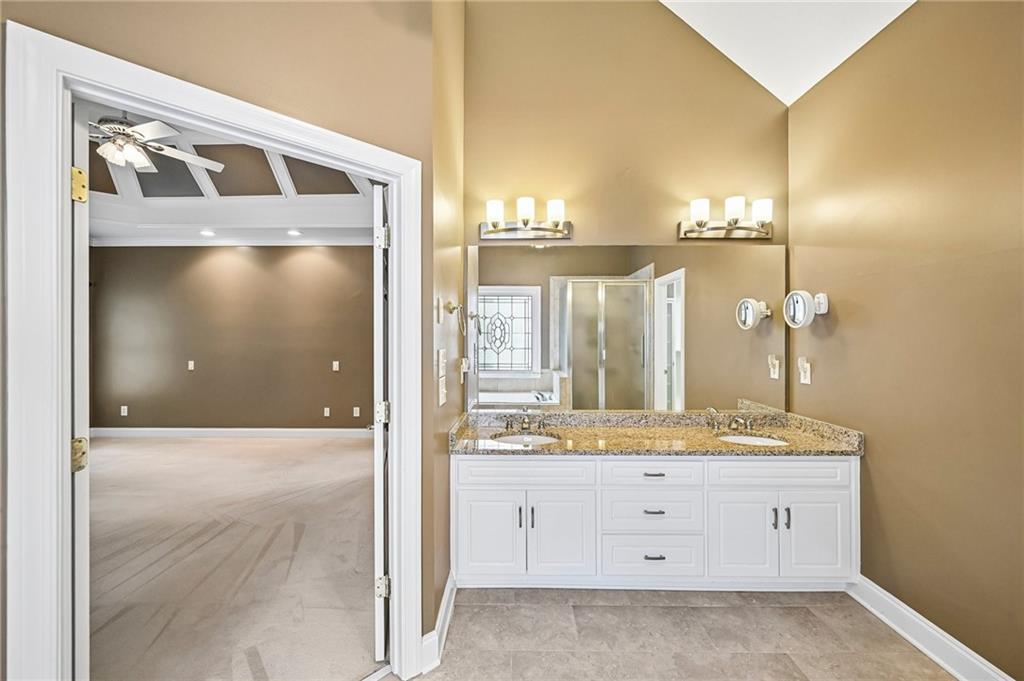 3923 Springtree Lane Property Photo 40