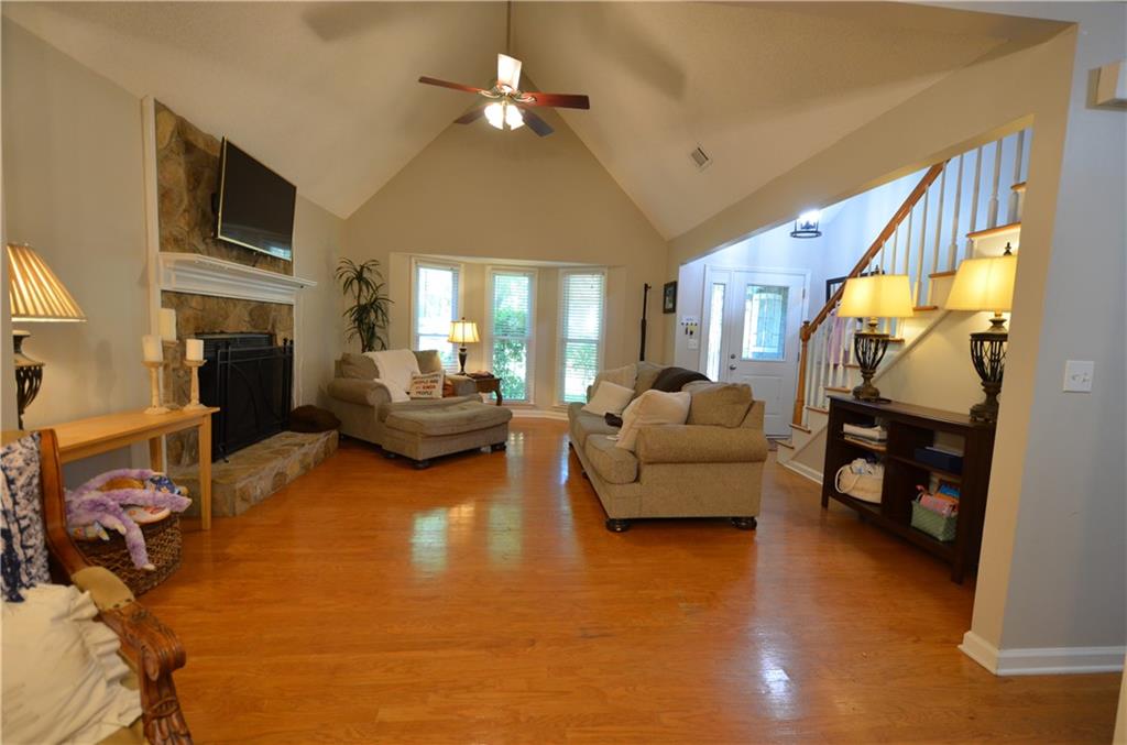 3206 Country Walk Drive Property Photo 2