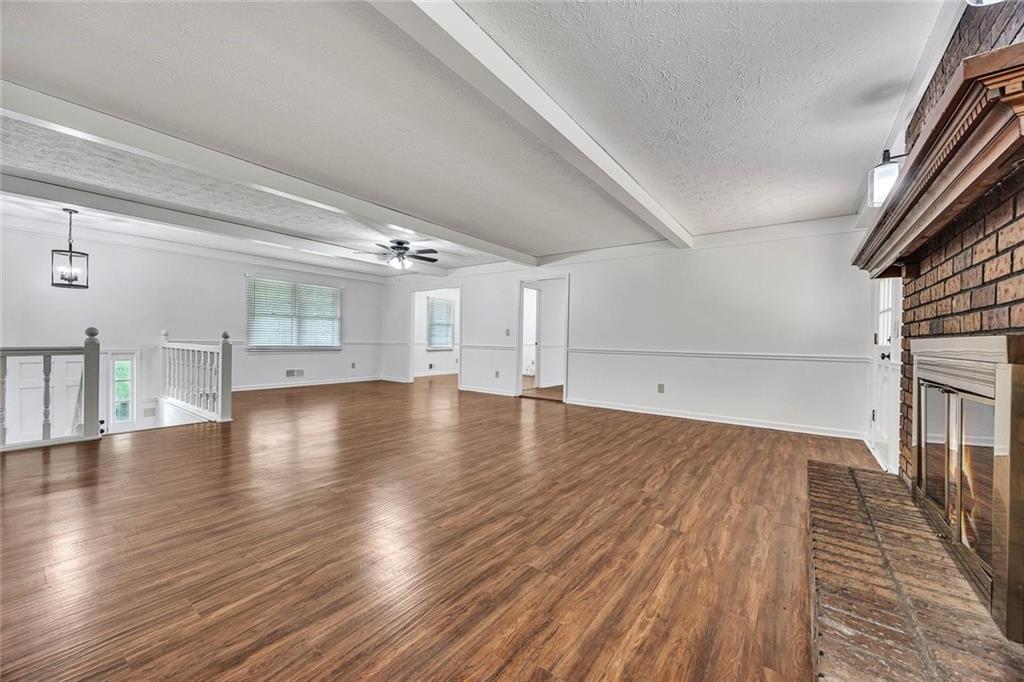 279 Heck Road Ne Property Photo 4
