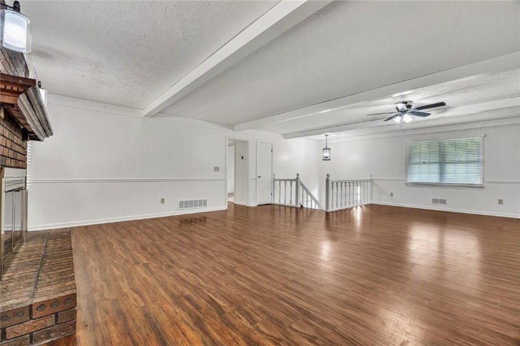 279 Heck Road Ne Property Photo 5