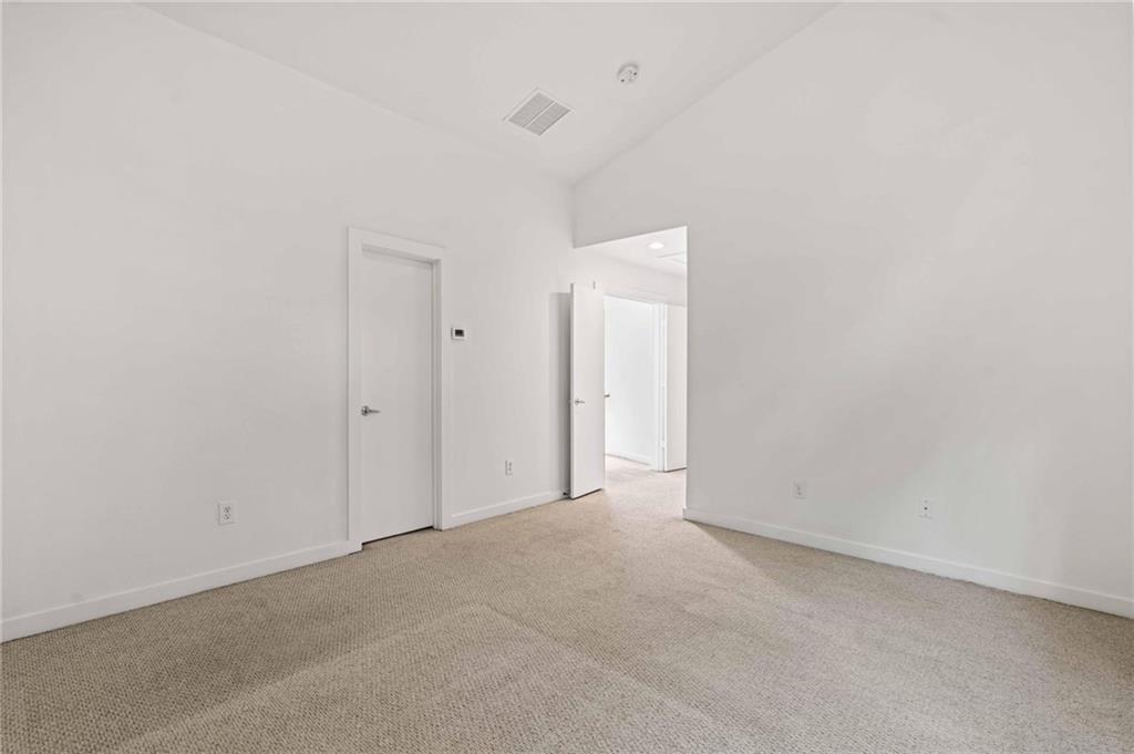920 Memorial Drive Se Unit 17 Property Photo 24