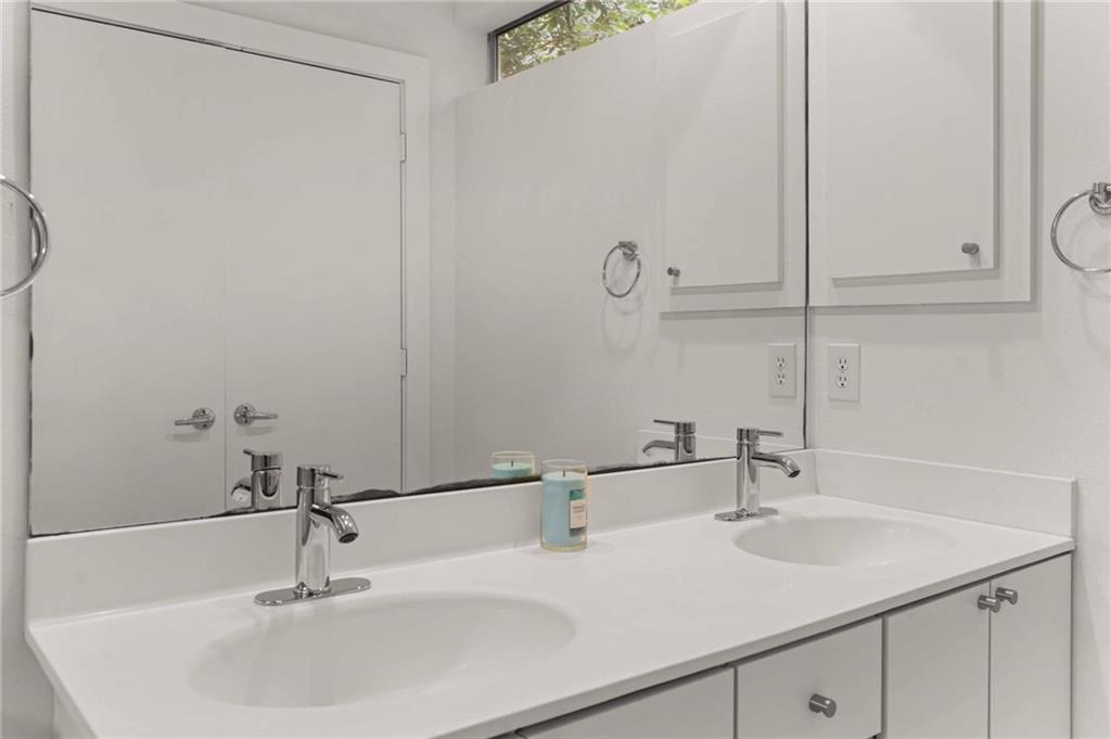 920 Memorial Drive Se Unit 17 Property Photo 26