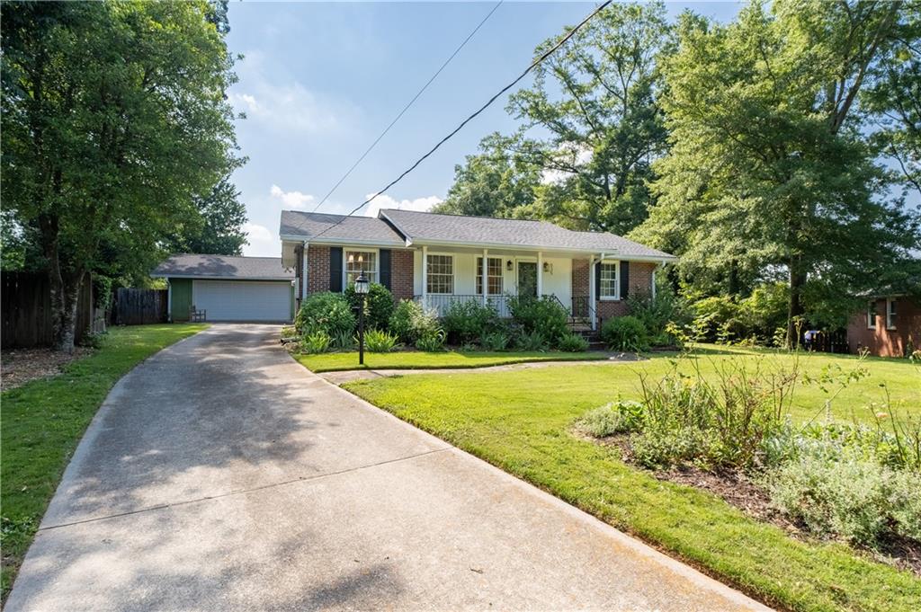 835 Alberson Court Property Photo 1