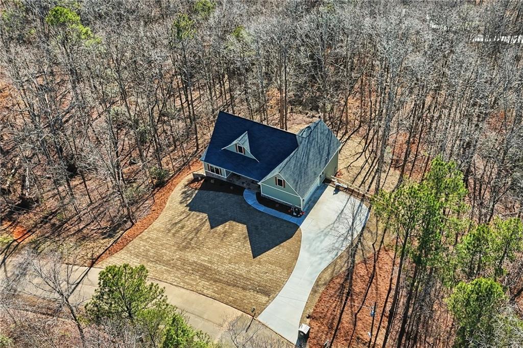 176 Windsor Way Property Photo 3