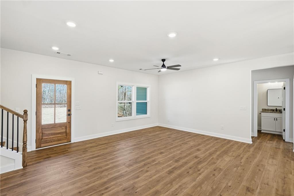 176 Windsor Way Property Photo 12