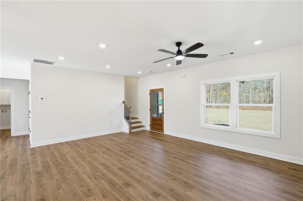 176 Windsor Way Property Photo 13