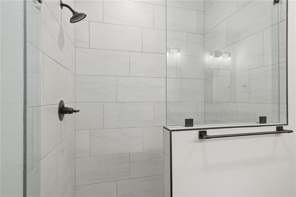 176 Windsor Way Property Photo 29