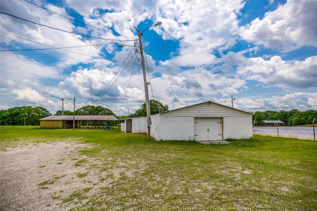 1320 E Church Street E Property Photo 4