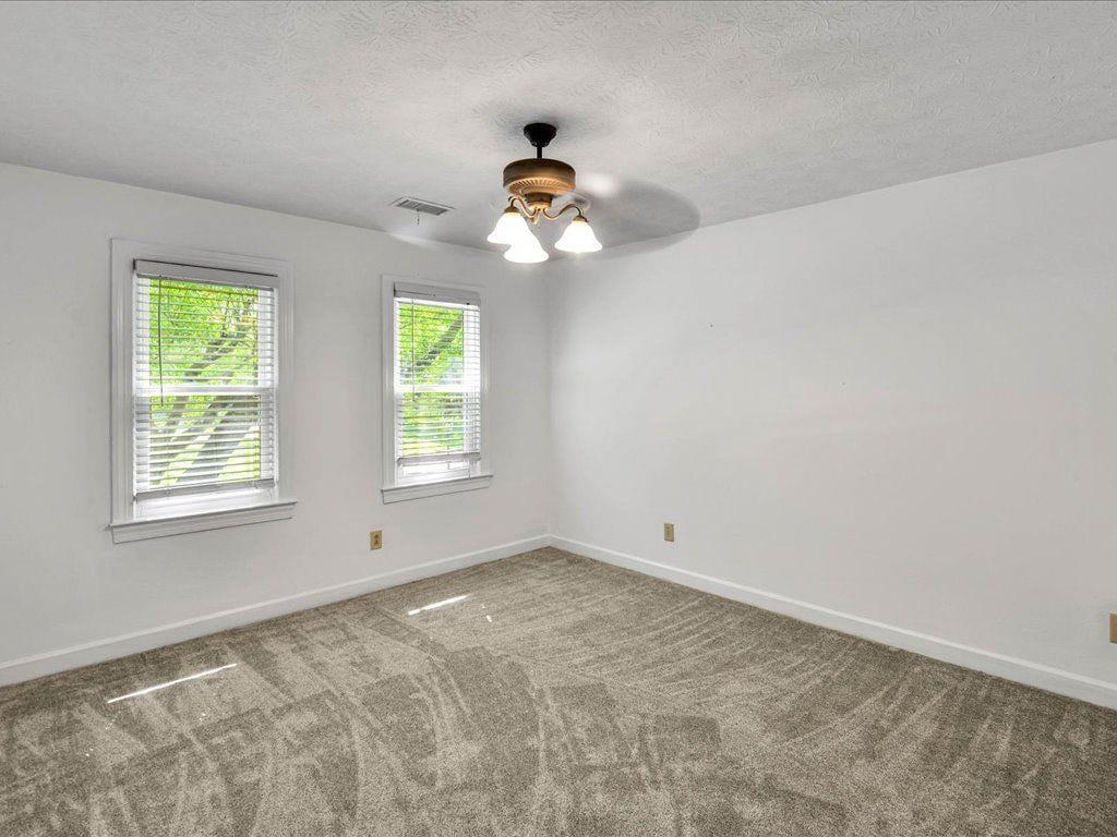 27 Planters Drive Property Photo 35