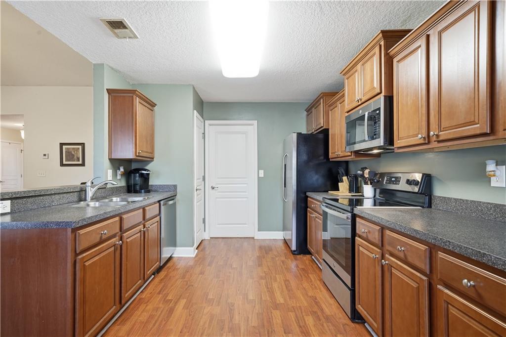 4901 Summersun Drive Property Photo 10