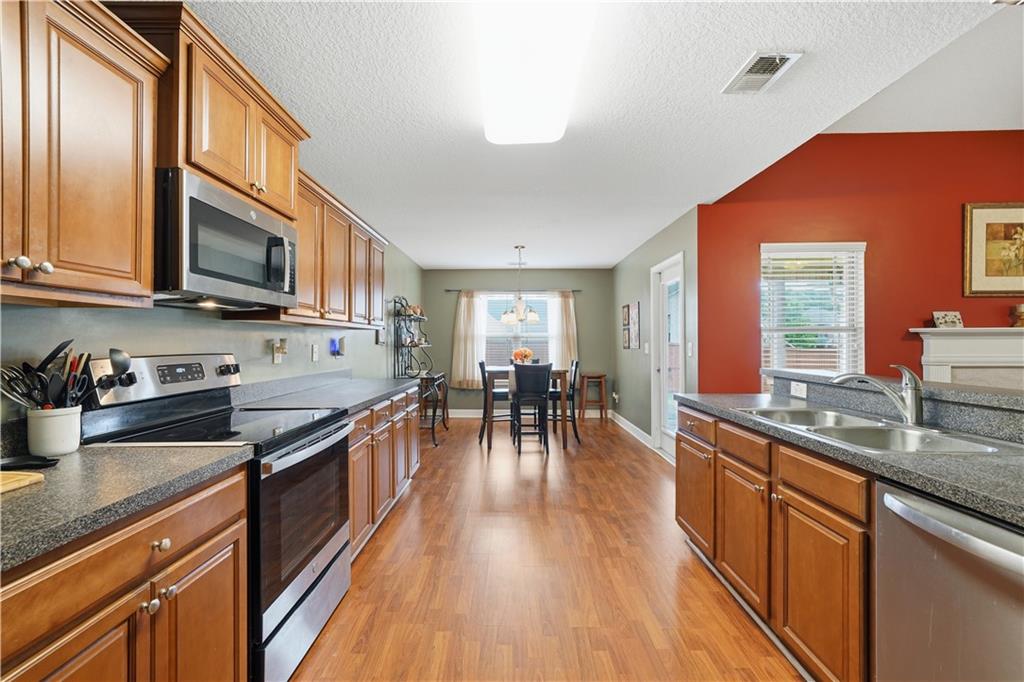 4901 Summersun Drive Property Photo 12