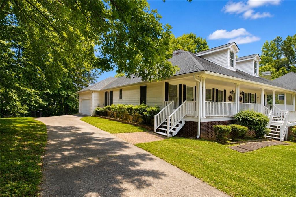311 White Oak Drive Property Photo 1