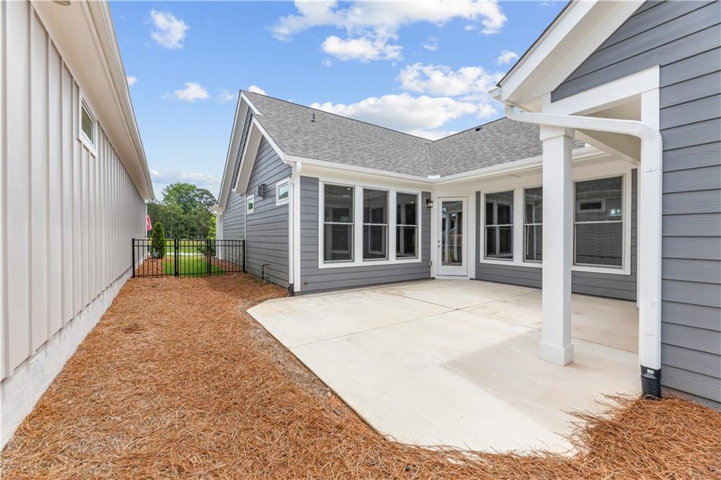 3347 Fishpond Circle Property Photo 4
