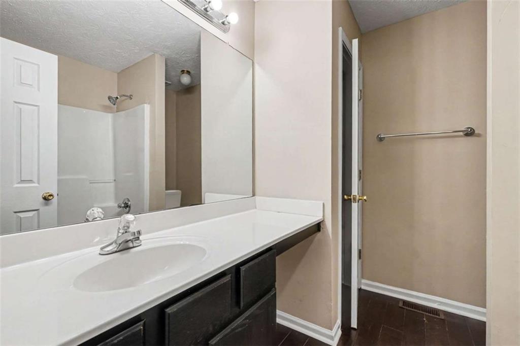 2075 Heatherton Road Property Photo 16